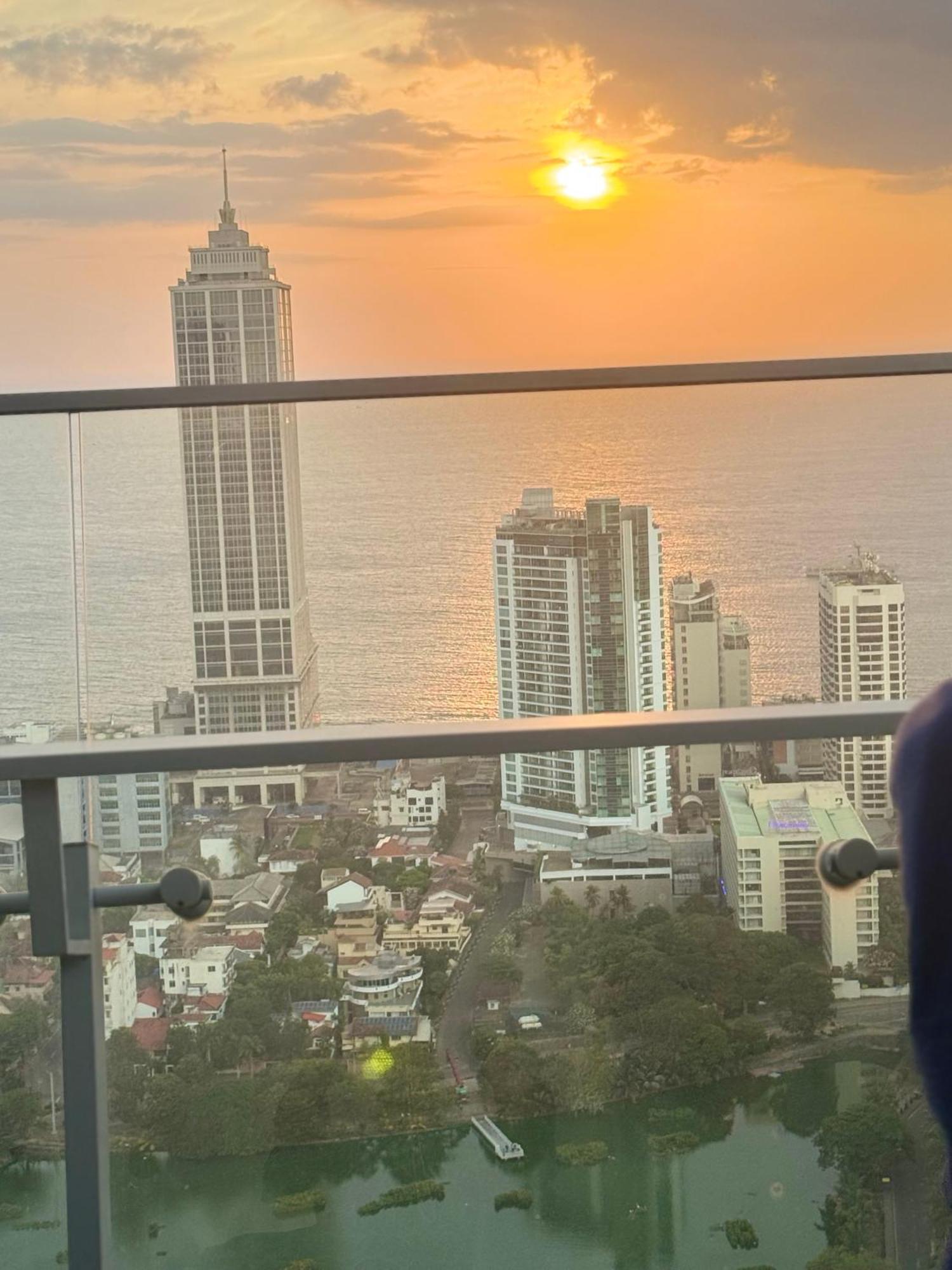 Altair Luxury Colombo By Miracle Apartment ภายนอก รูปภาพ